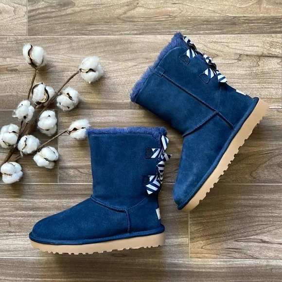 🌿UGG- W BAILEY BOW DIAGONAL STRIPES BOOTS🌿 - Picture 1 of 14